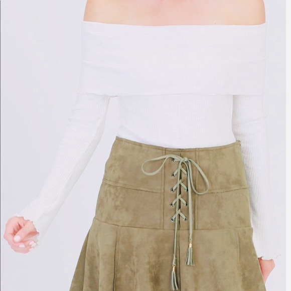 Lace Up Ruffle Velveteen Mini Skirt - Picture 4 of 6